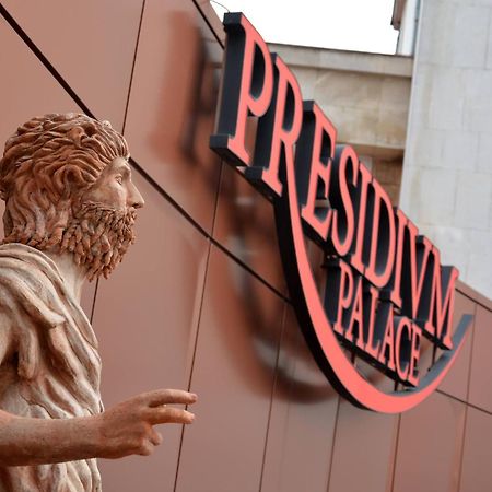 Hotel Presidivm Palace 로베치 외부 사진