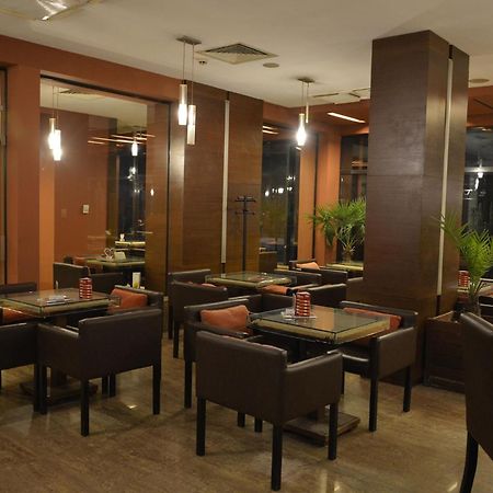 Hotel Presidivm Palace 로베치 외부 사진