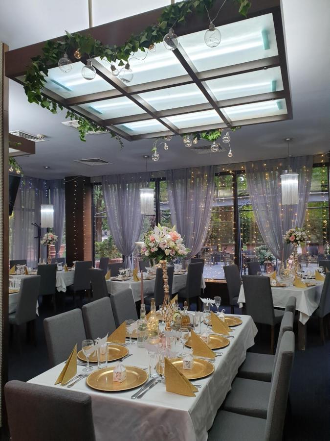 Hotel Presidivm Palace 로베치 외부 사진