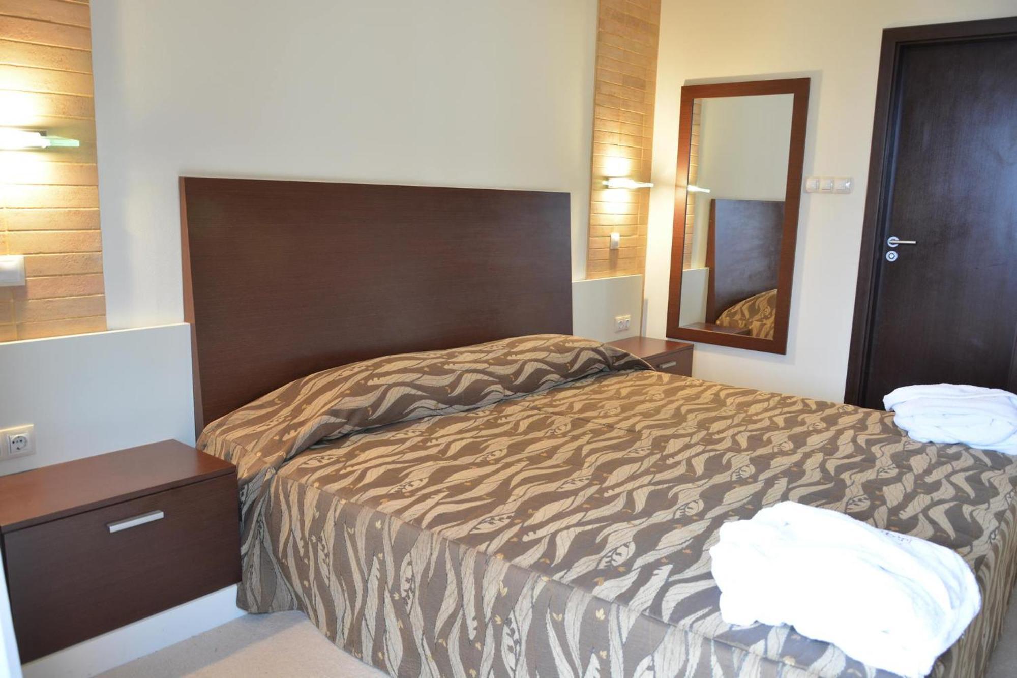 Hotel Presidivm Palace 로베치 외부 사진