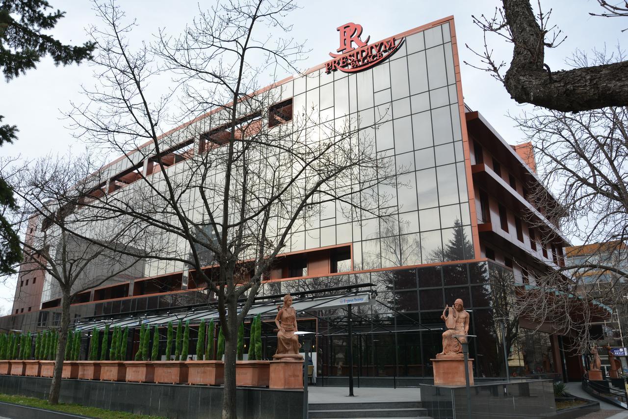 Hotel Presidivm Palace 로베치 외부 사진