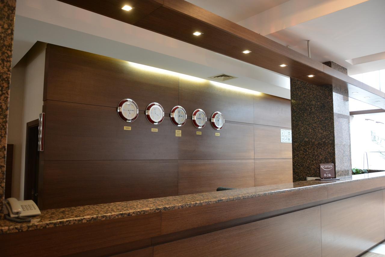 Hotel Presidivm Palace 로베치 외부 사진