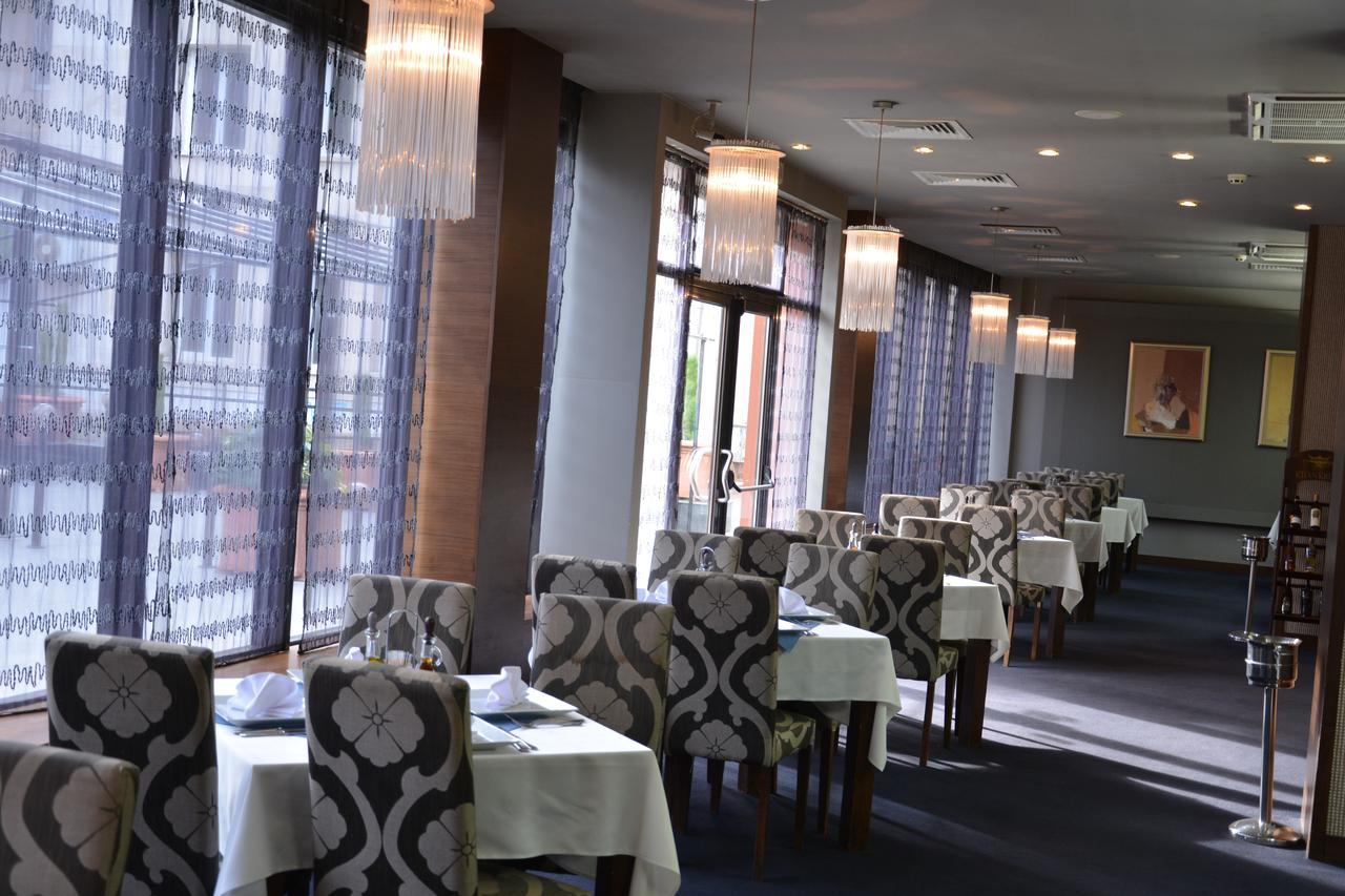 Hotel Presidivm Palace 로베치 외부 사진