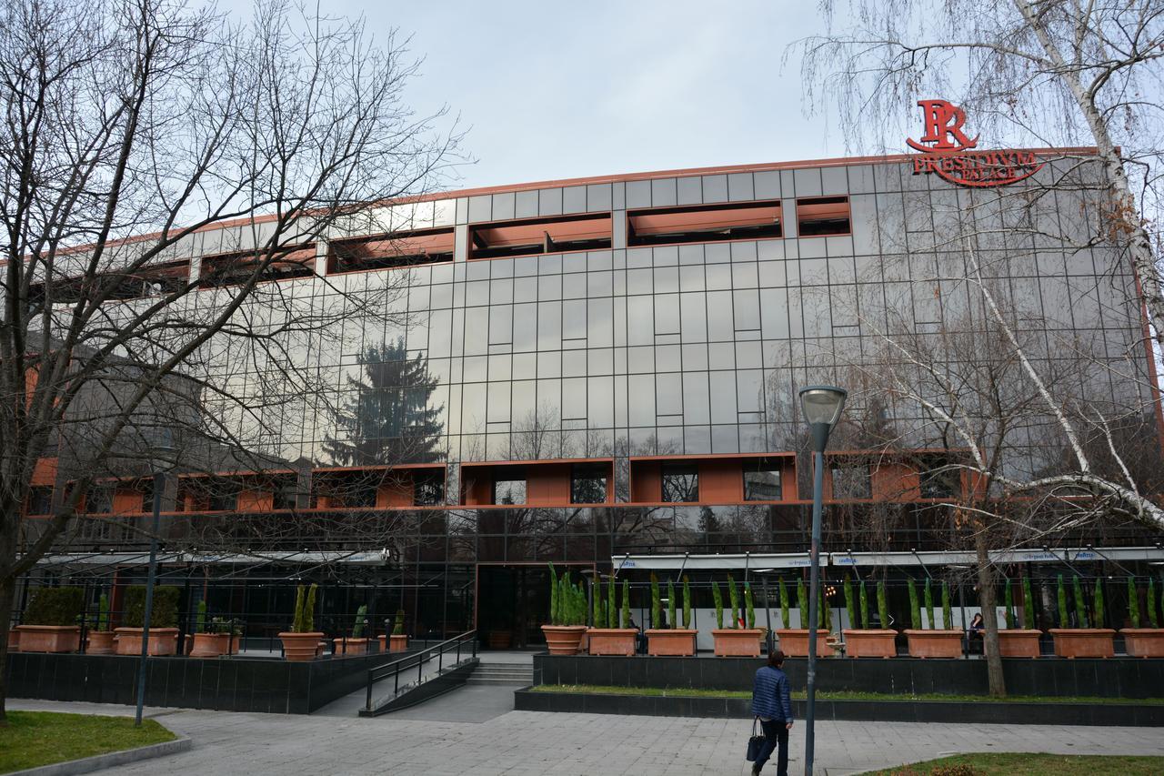 Hotel Presidivm Palace 로베치 외부 사진