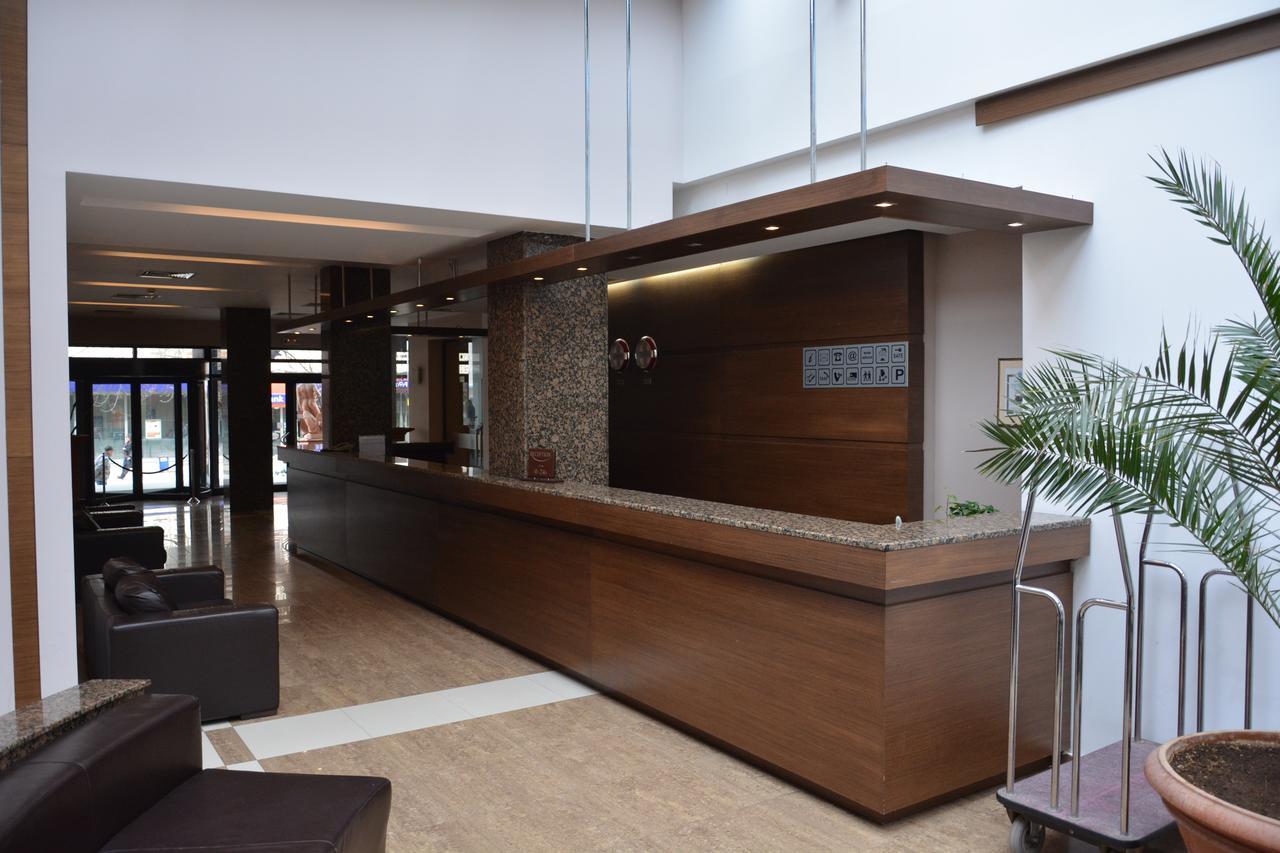 Hotel Presidivm Palace 로베치 외부 사진