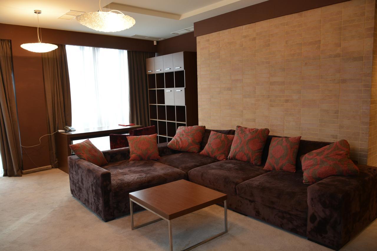 Hotel Presidivm Palace 로베치 외부 사진