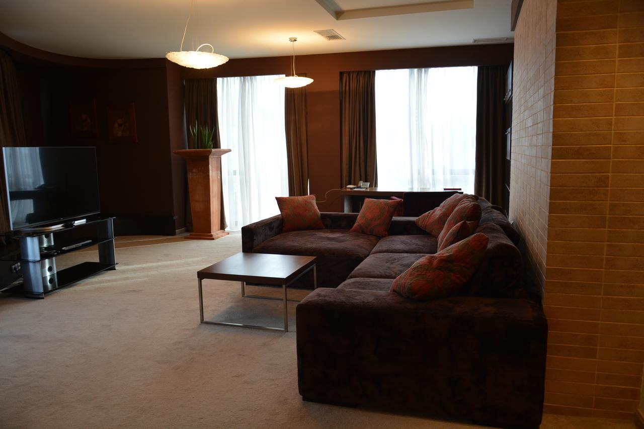Hotel Presidivm Palace 로베치 외부 사진