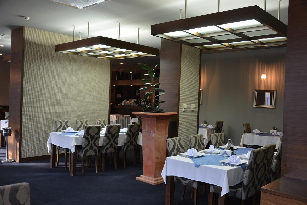 Hotel Presidivm Palace 로베치 외부 사진