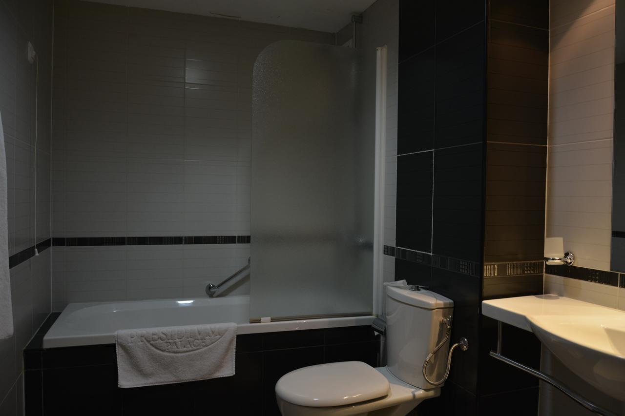 Hotel Presidivm Palace 로베치 외부 사진