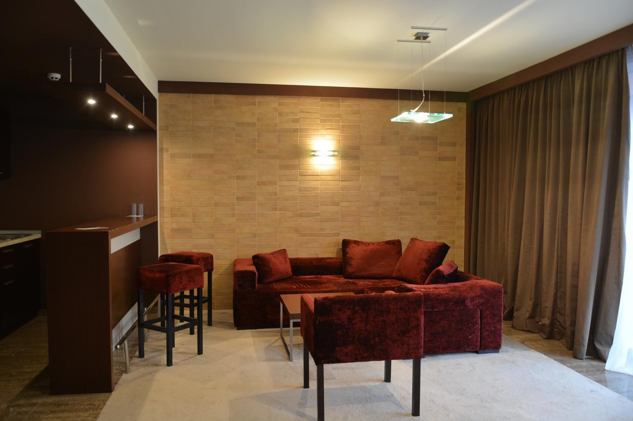 Hotel Presidivm Palace 로베치 외부 사진